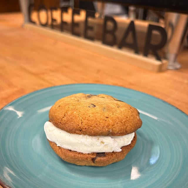 Ice Cream Sandwich.